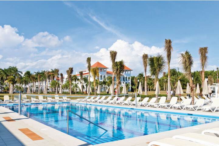 Pool Hotel