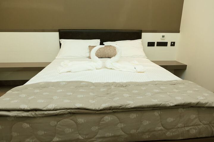 Room 2 of 19