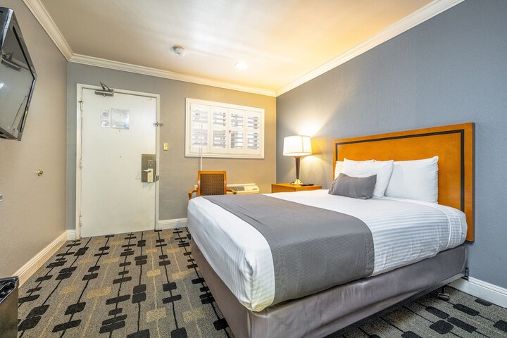 Standard Room, King or Two Doubles (7 of 15)