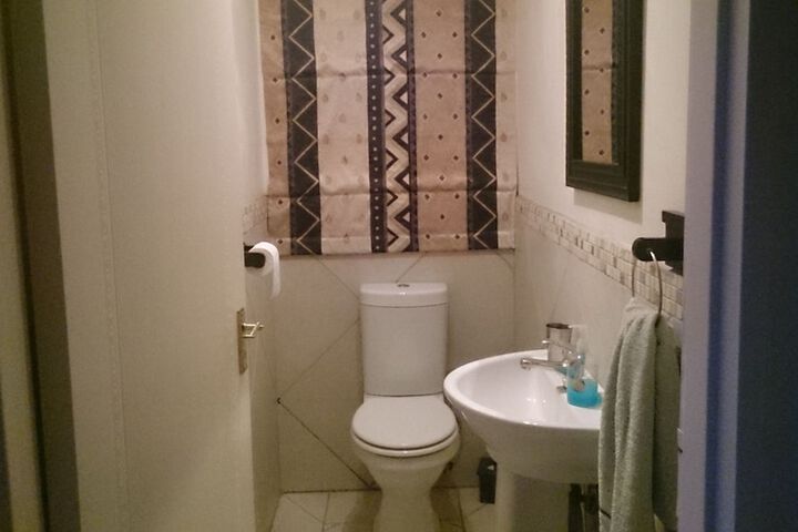Room 10 of 20