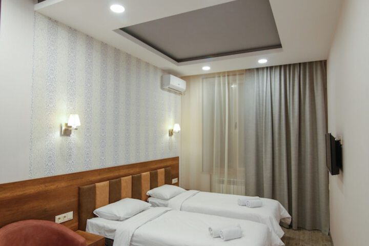 Room 8 of 45