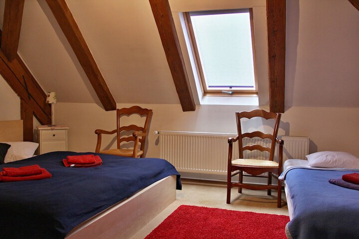 Room 10 of 113