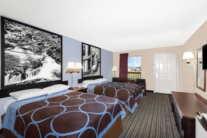2 Double Beds (1 of 5)