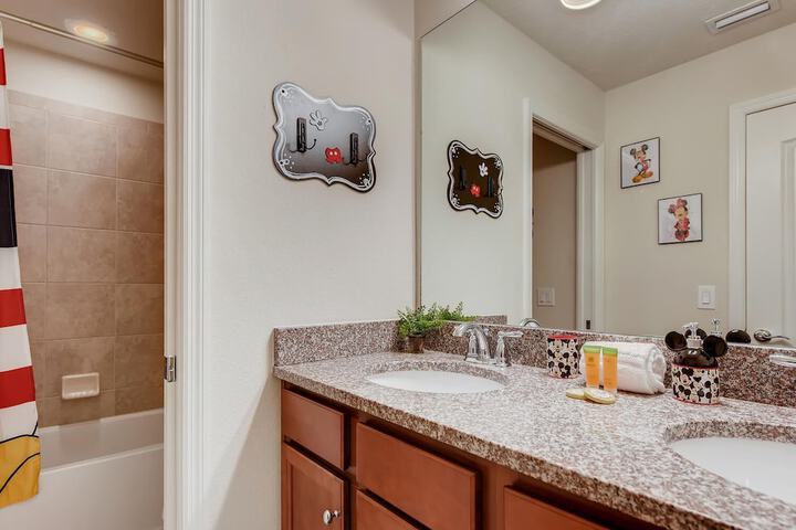 Room 2 of 46