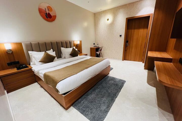 Room 12 of 20
