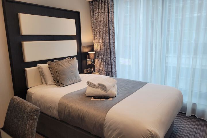 Room 60 of 90