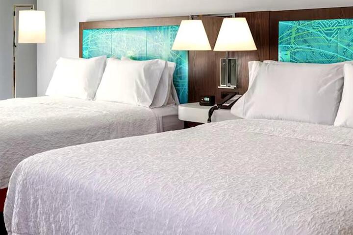 2 Queen Beds Mobility Hearing Accessible Tub (1 of 10)