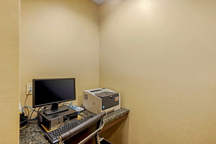 Business Center 61 of 62