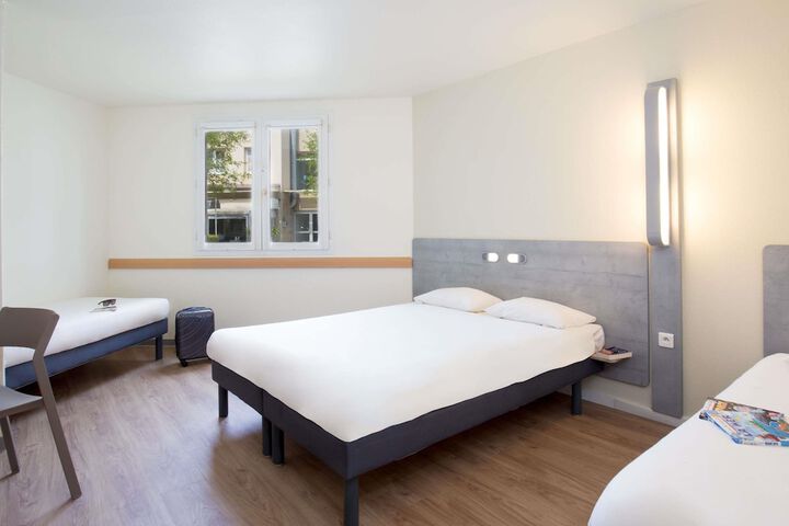 Room 4 of 36