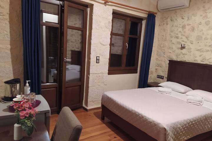 Room 16 of 70
