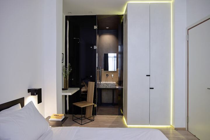Room 7 of 71
