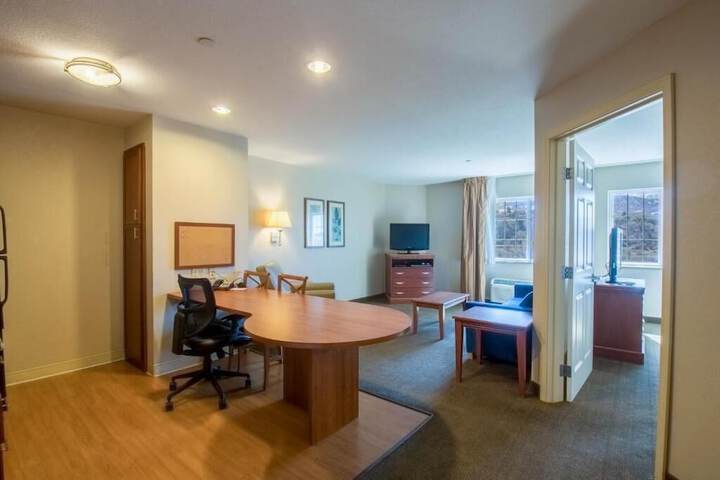 Room 6 of 37