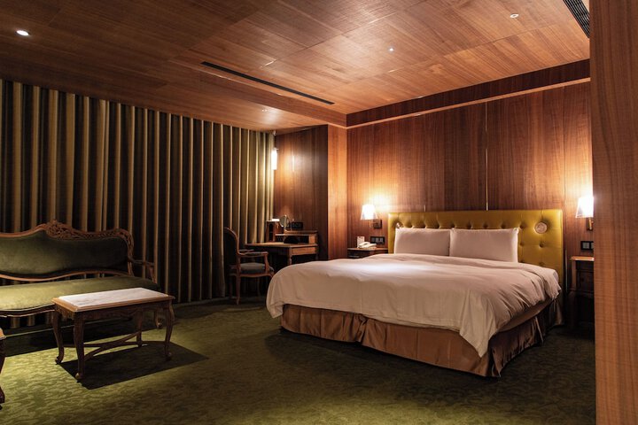 Room 15 of 80