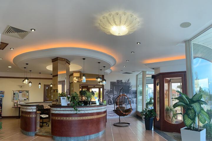 Hotel Interior 7 of 28