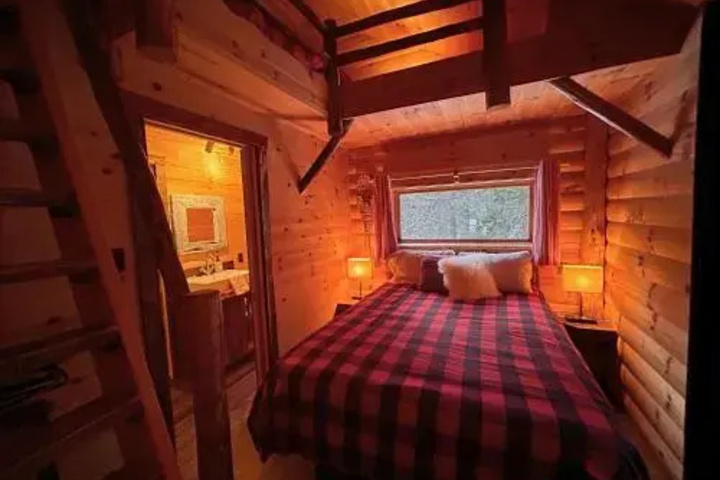 Room 6 of 17