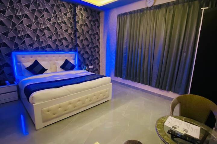 Room 8 of 29