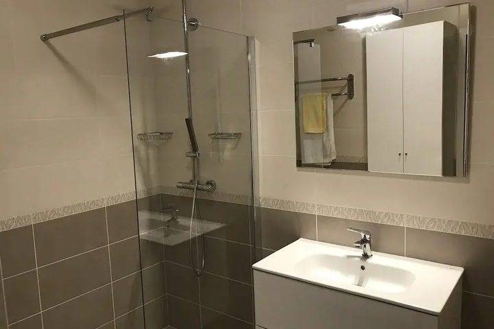 Room 8 of 21