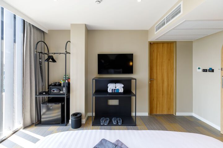 Room 25 of 161