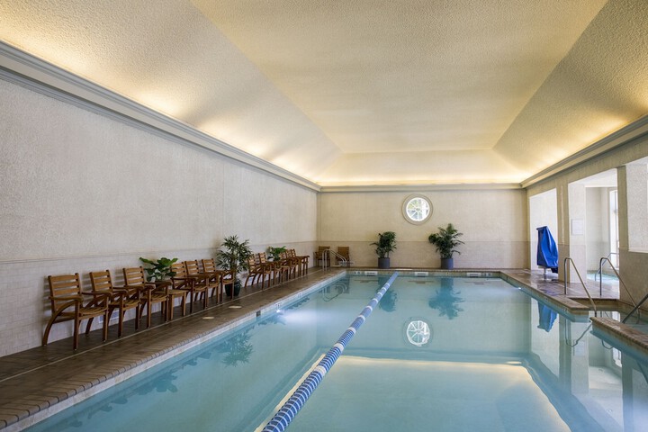 Exercise/lap pool