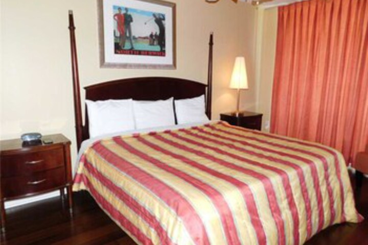 Room 12 of 25