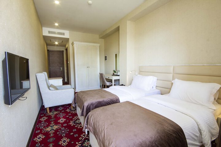 Room 14 of 72