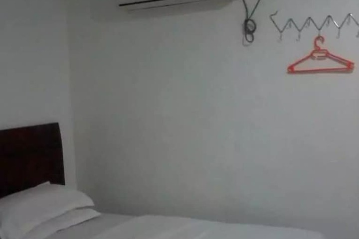 Room 9 of 22