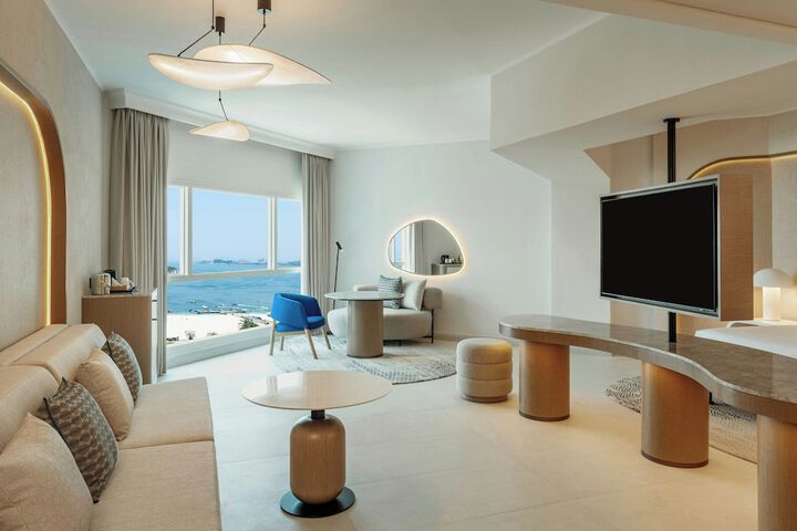 Room 40 of 146