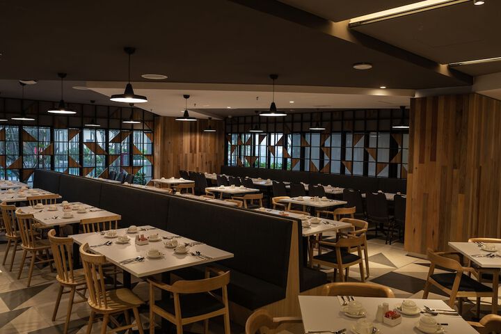 Dining 59 of 71