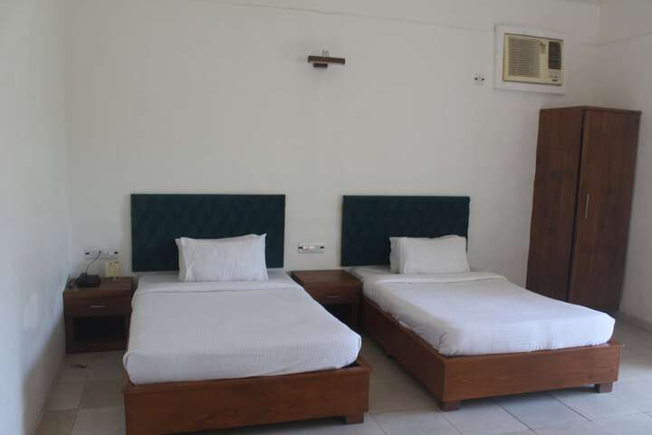 Room 26 of 156