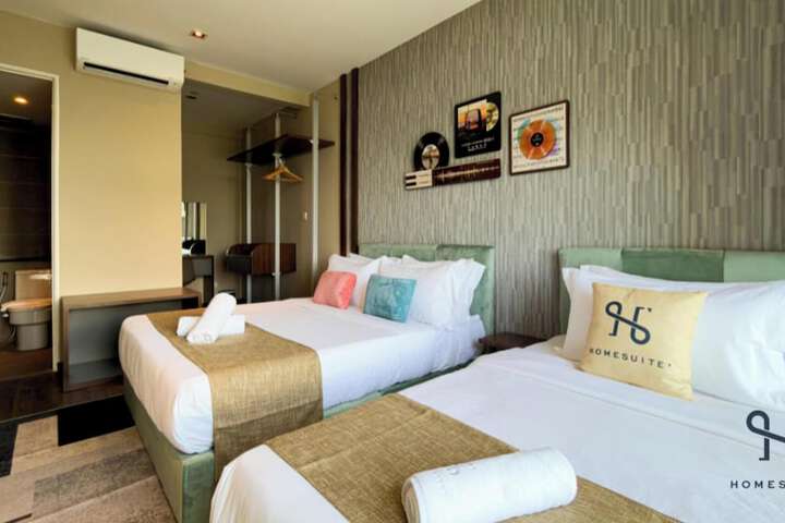 Room 80 of 326