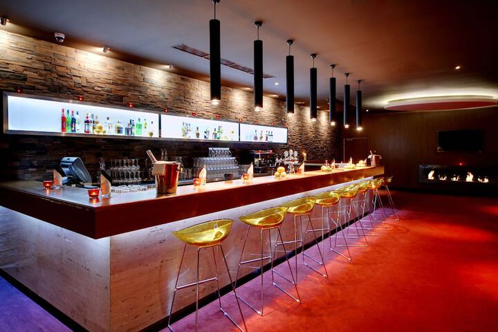 Lounge 116 of 140