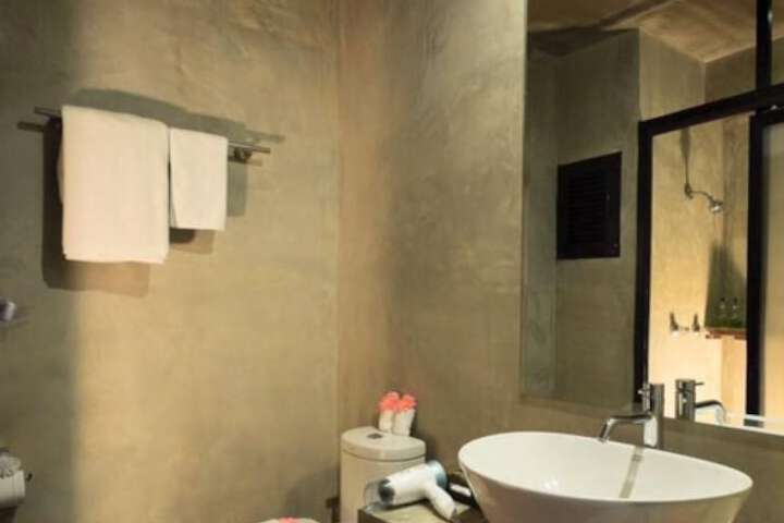 Room 28 of 60