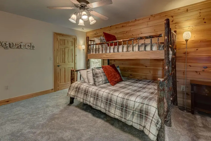 Room 6 of 14