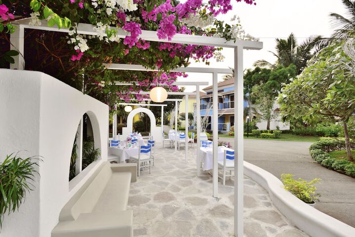 Hotel Exterior 169 of 184