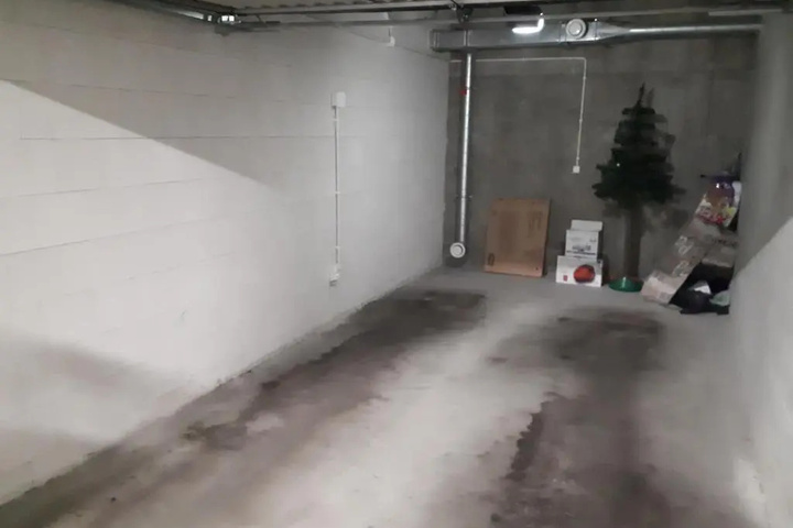 Room 2 of 2