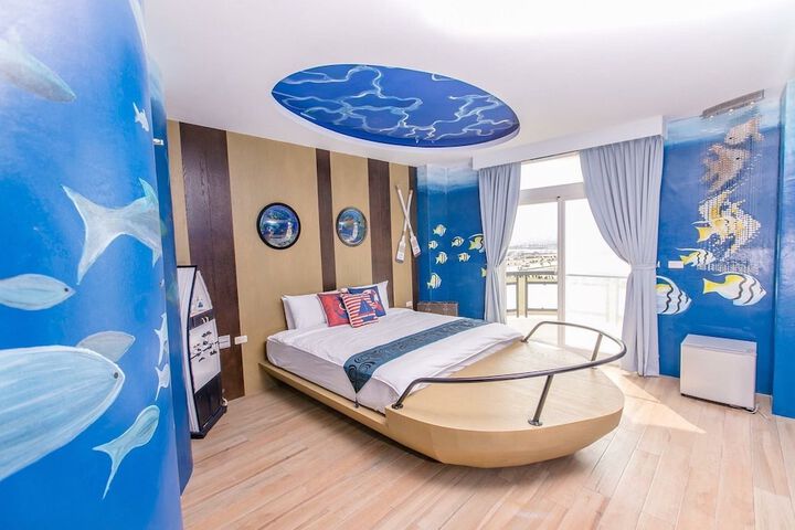 Room 4 of 55