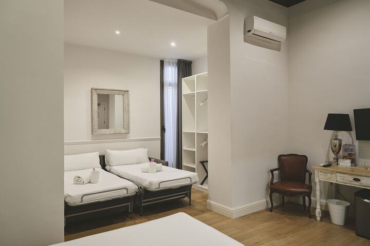 Room 13 of 74