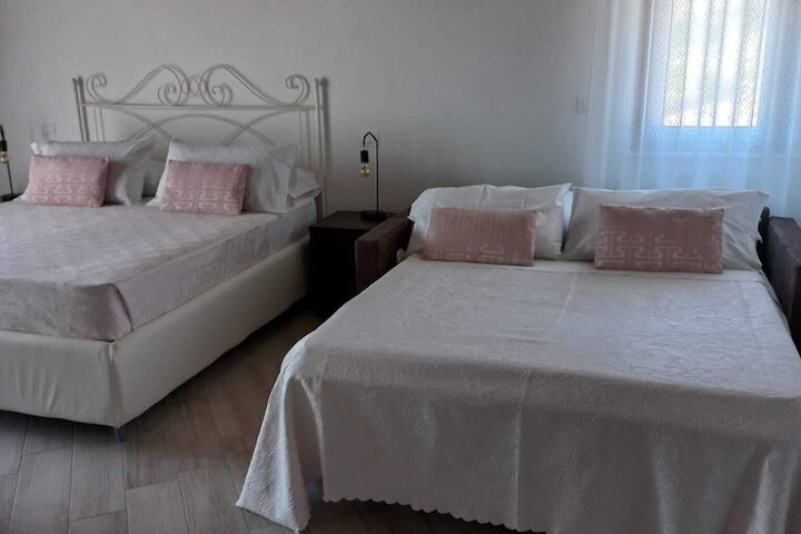 Room 4 of 24