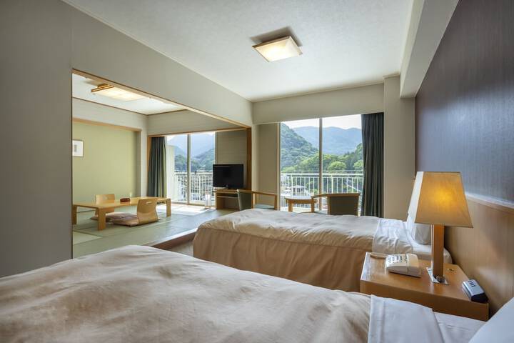 Room 4 of 67