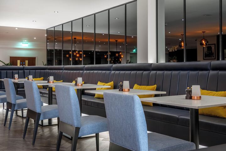 Lounge 96 of 149