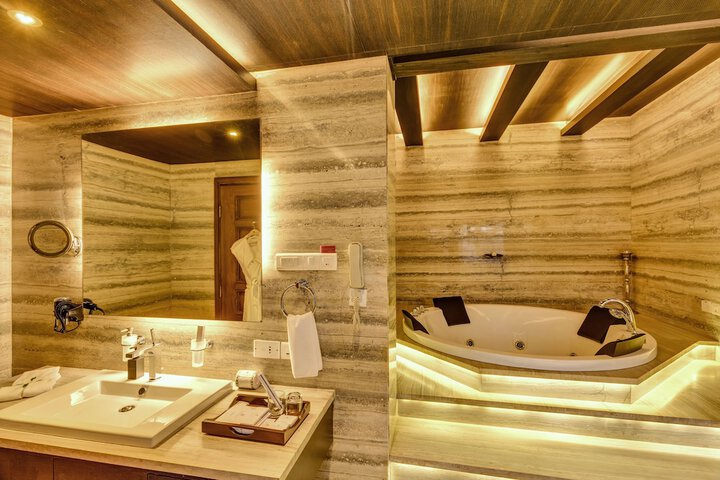 Room 46 of 82