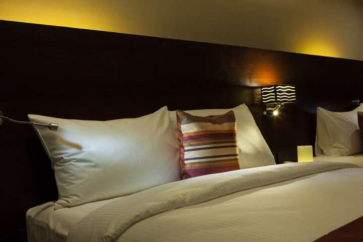 Room 16 of 40