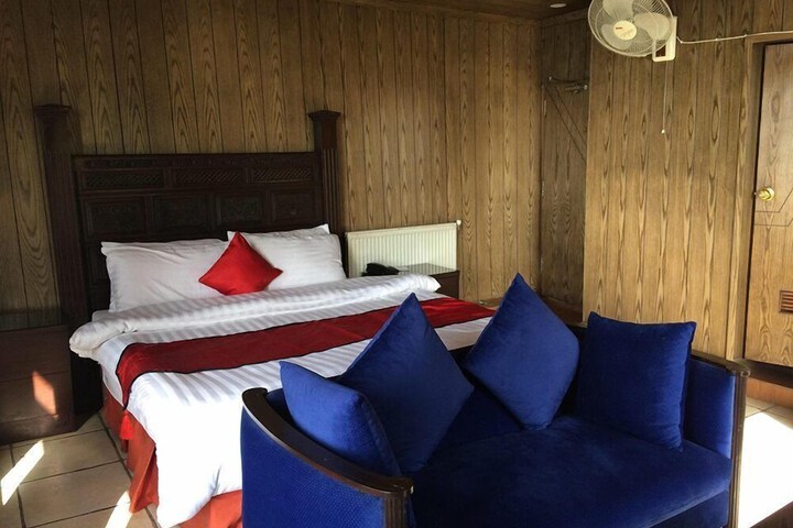 Room 29 of 69