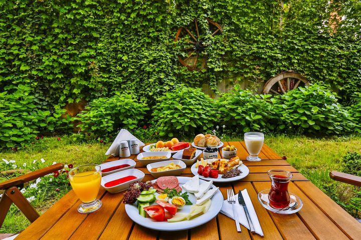 Breakfast/Coffee Service 75 of 91