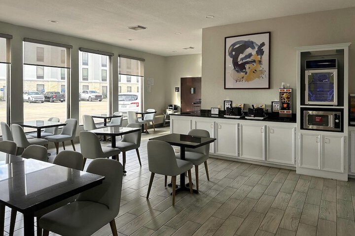 Breakfast/Coffee Service 30 of 40