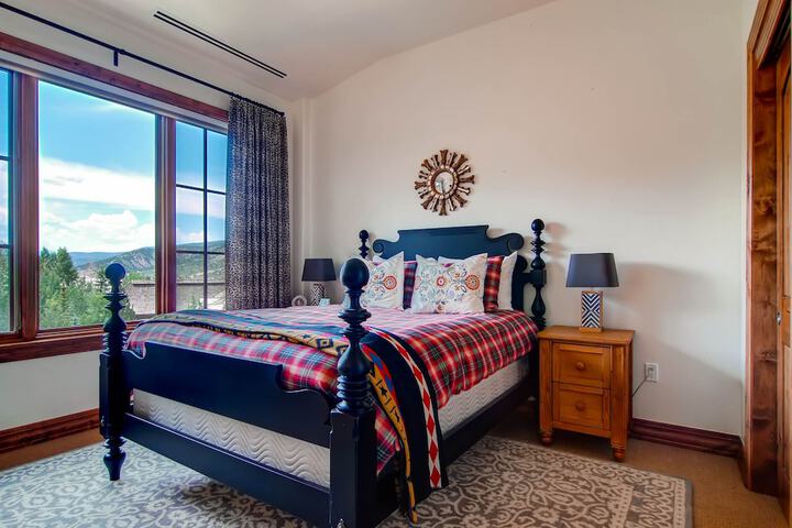 Room 18 of 209