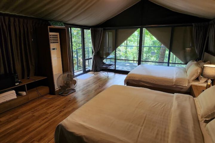 Room 16 of 36