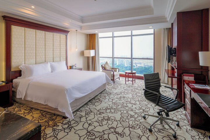 Room 40 of 102