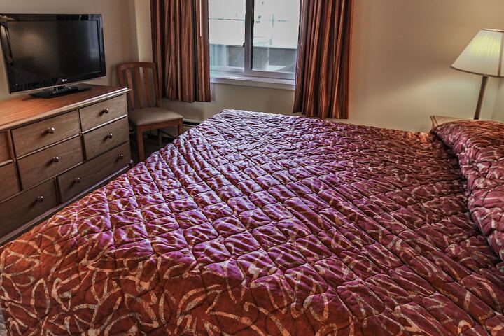 Room 3 of 86