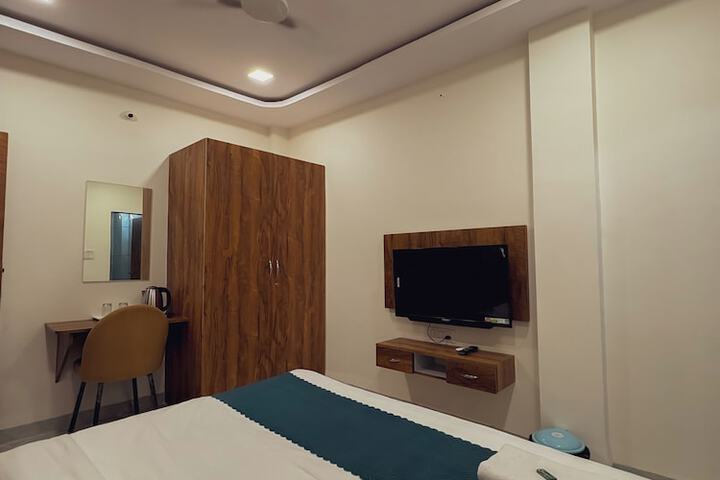 Room 13 of 55